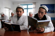 Чинара Эсенгул: «В Кыргызстане установилась «нездоровая» параллельная система религиозного и светского образования»