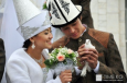 В Кыргызстане родители запретили несовершеннолетним дочерям ходить в школу и выдали их замуж