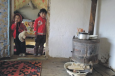 В Киргизии ищут способ накормить голодающих детей