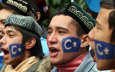 В Китае борьба с уйгурским сепаратизмом дошла до штанов и причесок