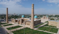 Узбекские власти борются с хиджабами, а граждане пикетируют министерства
