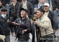 Сколько ни бей в глаз – не выбьешь. Внутренние факторы в Кыргызстане не позволят свершиться революции, которая бы перевернула власть.