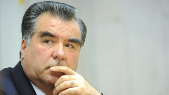 Чем Эмомали не Гурбангулы. Президент Таджикистана готовит себя к пожизненному президентству