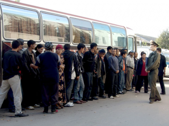 В Узбекистане составляют списки граждан, выехавших на заработки за рубеж