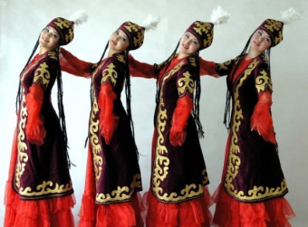 Одежда и украшения Кыргызов