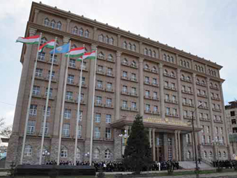 В Душанбе высохла секвойя – символ «вечной независимости»