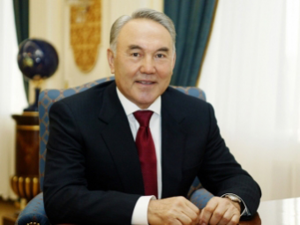 Президент Казахстана наградил сыгравшего его в кино актера