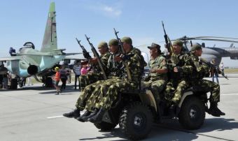 Кыргызстан получит военную помощь из России