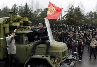 Президент Кыргызстана опасается войны на юге страны