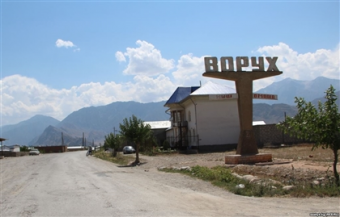 Кыргызско-Таджикская граница: новая дорога Исфара - Ворух пройдет в обход кыргызских сел