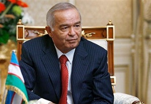 Для регистрации И. Каримова на выборах с жителей Узбекистана принудительно собирают подписи, - СМИ