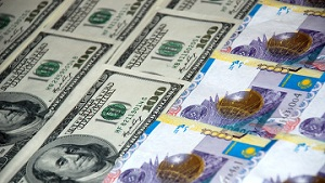 Эксперт предлагает ограничить выдачу долларовых кредитов в Казахстане