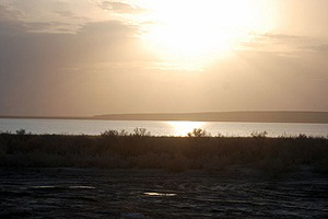  Туркменское озеро в Каракумах