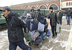 Сезонный спад трудовой миграции в Россию из стран Центральной Азии принимает устойчивый характер