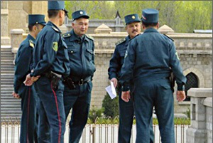 СМИ: Узбекской милиции поручено задерживать всех «подозрительных» граждан