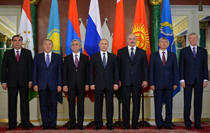 Визит Атамбаева в Москву: Общая борьба с ИГИЛ и экономическая поддержка в кризис