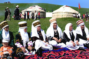 Киргизский парламент намерен ввести запрет на пышные свадьбы и затратные похороны