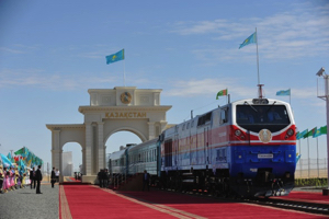 Глава Туркмении обсудил с представителем Ирана транспортные проекты  