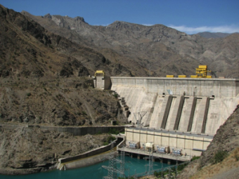 Зачем таджики молятся на новую электростанцию?