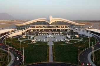 В Ашхабаде разрушается здание супердорогого нового аэропорта