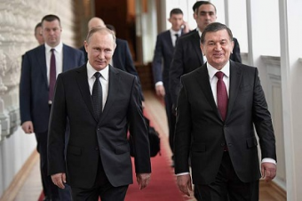 Переговоры Путина и нового президента Узбекистана прошли под раскаты хохота