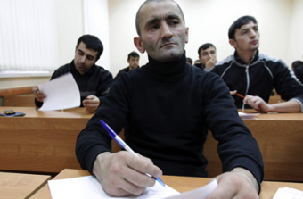 Узбекистанцев будут централизованно готовить к работе в России