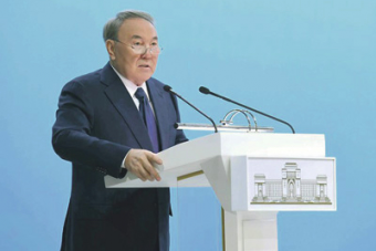 Нурсултан Назарбаев уводит страну в тюркский мир