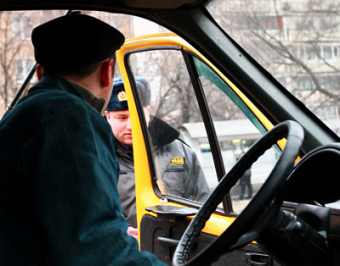 Водители-иностранцы смогут работать в России по своим национальным водительским удостоверениям до следующего лета