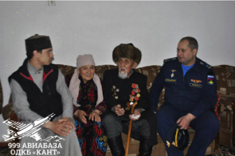 Военнослужащие базы ОДКБ Кант провели благотворительную акцию для ветеранов Великой Отечественной войны в ККыргызстане