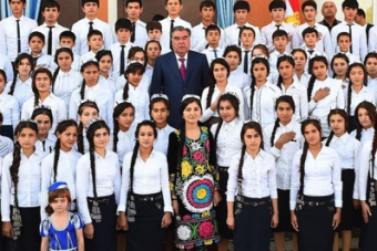 В Таджикистане предлагают создать организацию «последователей Лидера нации»
