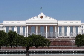 В Узбекистане снова изменили Конституцию, усилив полномочия президента