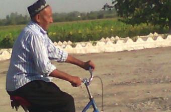 Туркменские пограничники не пустили узбекского паломника, отправившегося в хадж на велосипеде