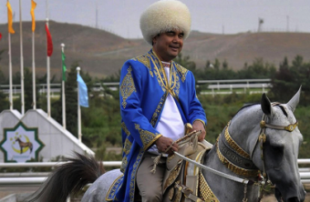 Девять фактов из биографии президента Туркменистана Гурбангулы Бердымухамедова