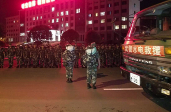 В Китае после землетрясения обрушился отель с двумя тысячами постояльцев