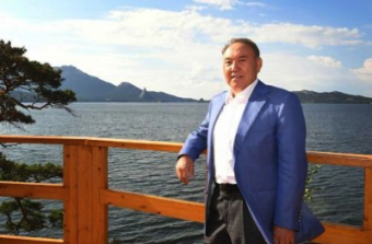 Почему Назарбаев не едет отдыхать за рубеж?
