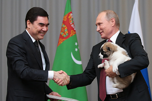 Бердымухамедов подарил Путину на день рождения щенка алабая по кличке Верный
