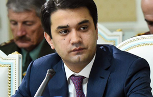 Сын Рахмона озаботился применением таджикского языка в Душанбе