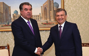 Шавкат Мирзиёев летит в Таджикистан: чего ждать от первого официального визита?