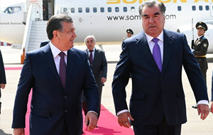 Встреча Мирзиёева и Рахмона: с чем президент Узбекистана прибыл в Душанбе