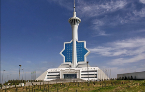 Президент Туркмении уволил зампреда комитета по телерадиовещанию за слабое восхваление страны