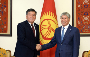 Как делятся депутаты в Кыргызстане: группы Жээнбекова и Атамбаева в Жогорку Кенеше