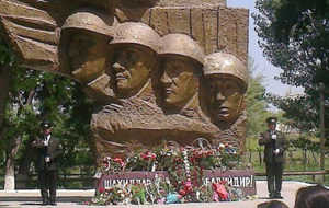 В Ферганской области накануне 9 Мая снесли памятник героям Великой Отечественной войны
