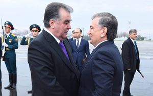 Узбекско-таджикские отношения должны выйти на уровень стратегического партнерства