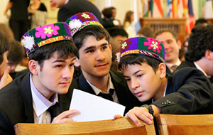 Таджикистан: Студенты исламских вузов возвращаются в никуда