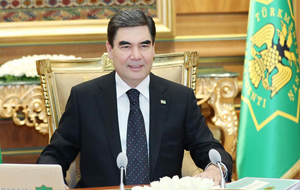 Туркменистан: Власти кормят народ смесью полуправды, неправды и самоуспокоительных фантазий