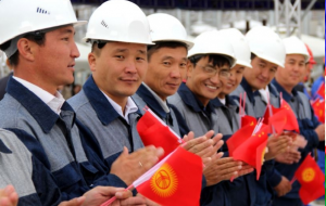 Иностранцам хотят резко ограничить возможность трудоустраиваться в Кыргызстане