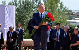 Казахстан: Назарбаев уйдет, чтобы остаться?