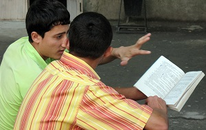 Кто будет учить таджикистанцев, оставшихся из-за войны без среднего образования
