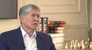 Атамбаев прокомментировал выход Асылбека Жээнбекова из СДПК