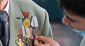 Сколько сотен тысяч тенге  получат ветераны ВОВ ко Дню Победы в Казахстане